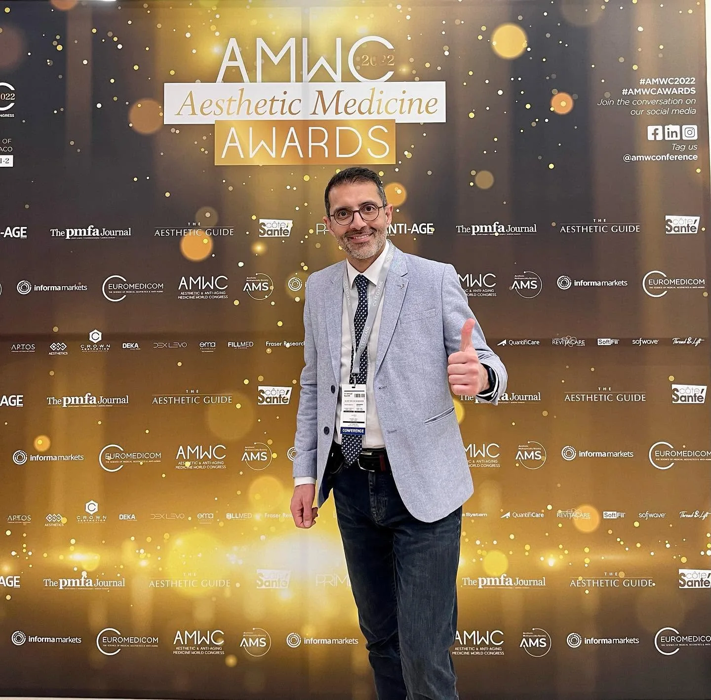 Dr. Öğr. Üyesi Şehriyar Nazari bilimsel bir toplantı alanında