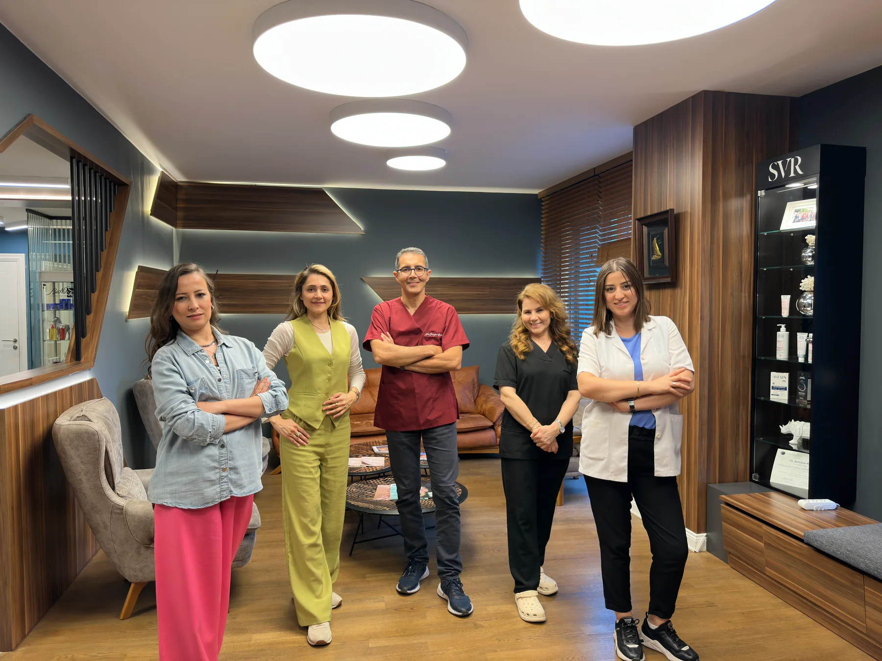 Dr. Öğr. Üyesi Şehriyar Nazari ve klinik ekibi