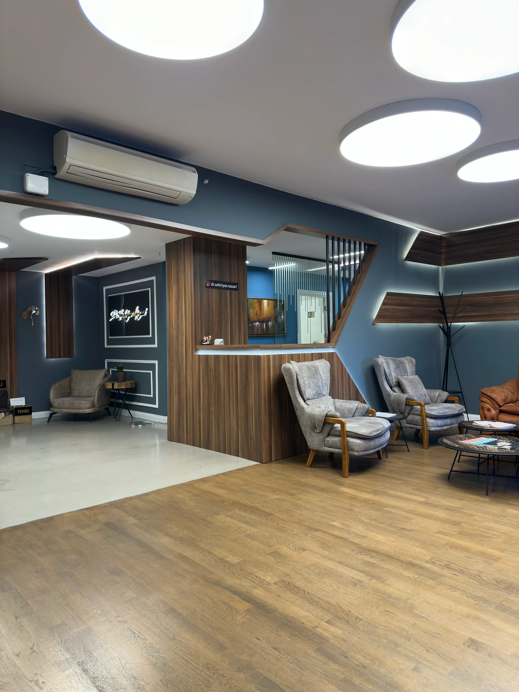 Nişantaşı kliniğinin bekleme alanı